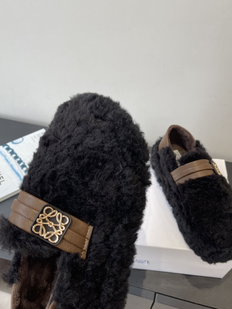 L0ew* slippers